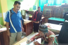 Mukomuko bantu cegah hama ulat merusak padi