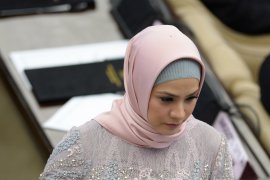 Rachel Maryam akan lahirkan anak secara caesar