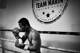 Daud Yordan lawan petinju Afrika Selatan di  Malang