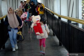 116 warga Sulsel pengungsi Wamena tiba di Makassar