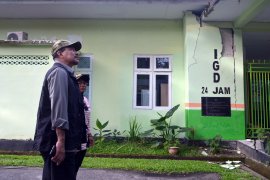 Nono Sampono bicarakan perbaikan RSUD Tulehu dengan Menkes