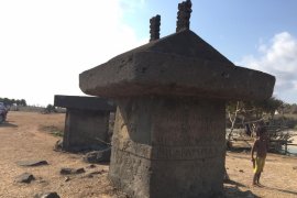 Aura magis kuburan batu di Ratenggaro