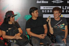 Resep nge-band awet ala Ahmad Albar dan Eet Sjahranie