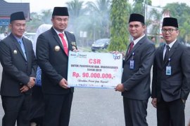 Bank Nagari Pulau Punjung salurkan CSR Rp90 Juta