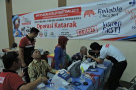 Sejumlah warga Situbondo urungkan niat periksa mata gratis, ada apa?