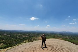 Bukit Santiong diproyeksikan jadi objek wisata pencinta paralayang
