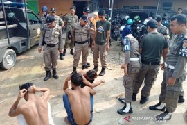 Satpol PP Kota Solok amankan tujuh remaja, dua dari Muaralabuh
