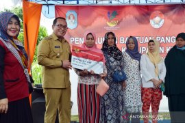 Kubu Raya luncurkan program bantuan pangan nontunai