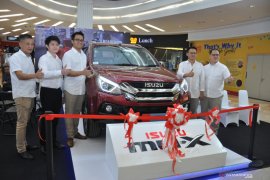 Astra Isuzu mu-X tipe terbaru i-Series gelar roadshow di Medan