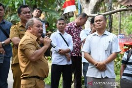 Pemkot Gunungsitoli apresiasi program lampu  pedesaan