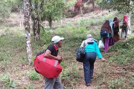 Warga sejumlah desa di Leihitu kembali mengungsi pascagempa magnitudo 5,2