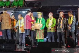 Gubernur Riau terima sertifikat penetapan Warisan Budaya Tak Benda