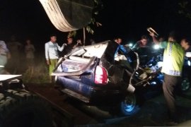 Lima korban luka mobil tertimpa pohon di Situbondo jalani perawatan