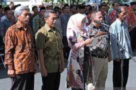 372 calon kades Situbondo deklarasi damai dan antipolitik uang