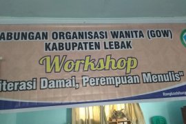 Perempuan Lebak diimbau sampaikan kedamaian melalui tulisan