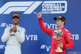 Hamilton nilai Leclerc pebalap nomor satu Ferrari