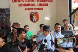 Ninoy mengancam laporkan pengurus Masjid Al Falaah ke polisi