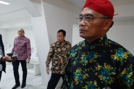 Mendikbud minta masyarakat doakan untuk kesembuhan Wiranto