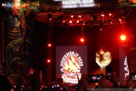 "Superman Is Dead" tampil di Kuta Beach Festival 2019