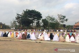 Warga Desa Sumberharjo shalat minta hujan