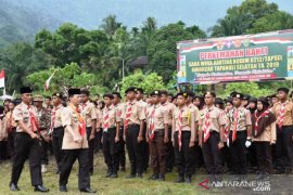 Bupati Tapsel tutup perkemahan pramuka Saka Wira Kartika Kodim 0212/TS