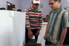 Pilkades serentak Situbondo, warga antusias ikut simulasi e-voting