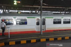 KA Prameks dilengkapi AC