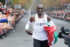 Juara Olimpiade Kipchoge akan debut di Boston Marathon