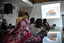 Alfamart beri pelatihan "bisnis online" pada pedagang Karangasem