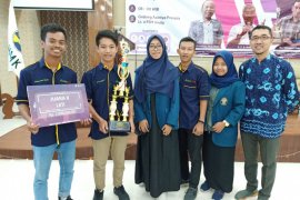 Tim listrik SMKN 1 Paringin juara LKTI nasional