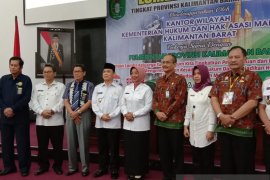 Ria Norsan ajak masyarakat budayakan taat hukum