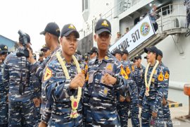 KRI Teluk Ende bawa dua Taruna putra Kalimantan Selatan