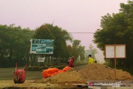 Para orang tua di Solok Selatan mulai khawatir anaknya terpapar kabut asap