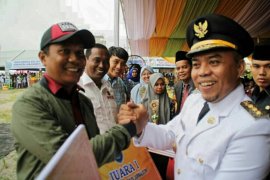 Wartawan ANTARA juara I lomba tulis HUT ke-74 Pemkab Labuhanbatu