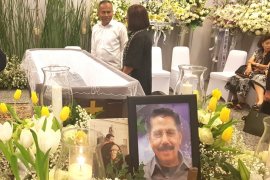 Ketua Umum PWI melayat almarhum Augus Parengkuan