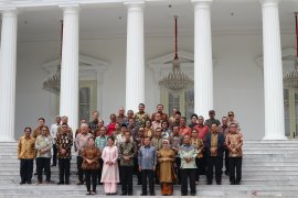 Sabar menanti jajaran menteri baru Presiden Jokowi