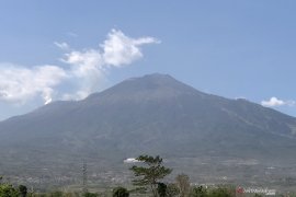 Sejumlah titik api kembali muncul di lereng Gunung Arjuno