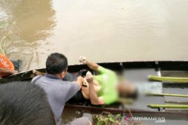 Dikabarkan hilang, Kepala SD di Labura ditemukan tergantung di pohon