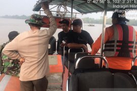 Basarnas mencari perempuan Inhil hilang tenggelam di sungai