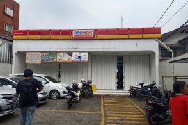 Pencuri bawa kabur brankas puluhan juta rupiah dari toserba