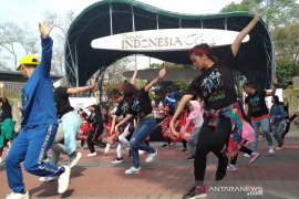 Warga Semarang antusias berlatih koreografi "Indonesia Menari 2019"