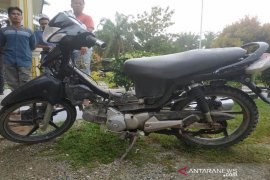 Polisi amankan dua pencuri motor yang nyaris tewas diamuk  warga