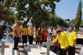 Golkar NTT berziarah ke TMP Darmaloka