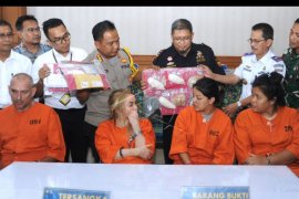 Bea Cukai Ngurah Rai tangkap WNA bawa narkoba