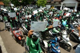 Rekor pengantaran dokumen kependudukan terbanyak