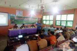 Puluhan perangkat Desa Arse mengikuti sosialisasi Jaksa Garda Desa