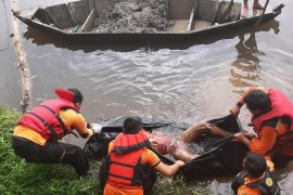 Sesosok mayat pria ditemukan telungkup di Sungai Lubuk Tukko Tapteng