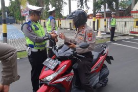 Operasi Zebra Seligi Karimun diawali razia kendaraan polisi