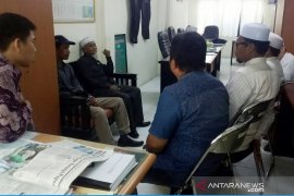 Momen Hari Santri, sejumlah ustadz pengajar Ponpes mengadu ke DPRD HST