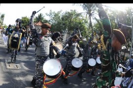 Kirab genderang suling KRI Bima Suci